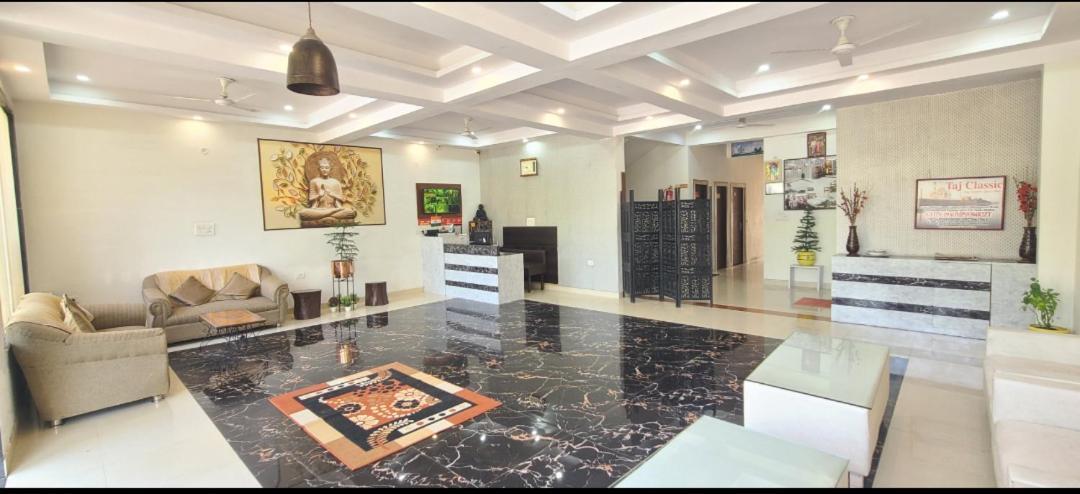 Taj Classic Agra Agra  Zewnętrze zdjęcie